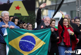브라질 대선 개표 70%, 룰라가 보우소나루 추월(상보)