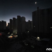 부산 남천동 아파트 2시간 정전…승강기 갇힌 주민 3명 구조(종합)