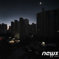 열대야 속 부산 사하구 270세대 아파트 6시간 정전