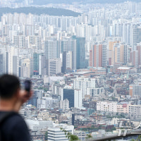 서울 아파트값 11주 연속 올라…