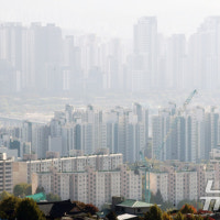 서울 재건축 아파트값 강세…개발 기대 속 매수세는 관망