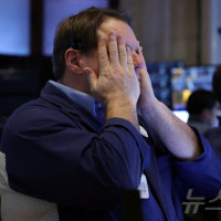 'λΈλ λ¨Όλ°μ΄' λ―Έμ¦μ 침체 곡ν¬λ‘ μΌμ κΈλ½…λμ€λ₯ 4%(μ보)