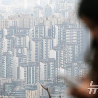 서울 아파트값, 대출금리 1%p 떨어지면 '최대 0.9%p' 더 오른다