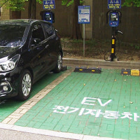 전기차 충전, 지하에? 지상에?…아파트 주민들도 '혼란'