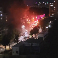 아파트 단지 바로 옆 불길…대구 차량 정비소 큰 화재