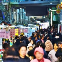 '물가상승·경기침체·비상계엄' 삼중고 직격탄... 커지는 전통시장 '곡...