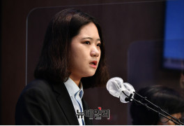 "진실 밝히는데 내부총질이라니"… 박지현 "민주주의 말라는 것" 반박