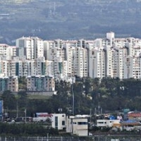 수도권 아파트값 상승 지속...제주는 50주 연속 '뚝'