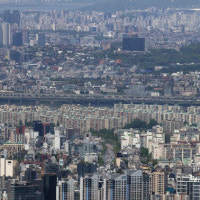 대출 규제에 2억 이하 아파트 경매 응찰 '우르르'