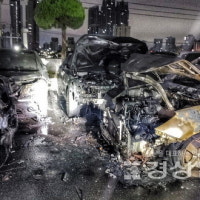 태화동 아파트 주차장서 불, 차량 5대 불타…인명피해無