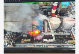 [포토] 울산시 SK에너지공장 ESS 건물 폭발 화재