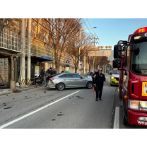 광주서 SUV-택시 추돌 후 정류장 덮쳐 4명 부상…타 지역 이송 소동도