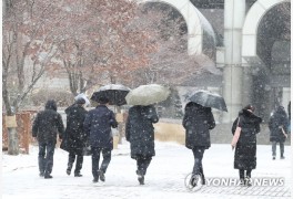 [오늘 날씨] 전국 눈·비 소식…중부 최대 7cm, 강풍에 체감온도↓