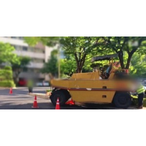 충남 계룡 아파트 단지서 10톤짜리 롤러 차량에 지나가던 남성 깔려 숨져