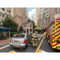 울산남부소방, 공동주택 내 긴급출동 통행 방해 차량 강제처분 훈련