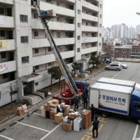 재건축하면 집 늘어난다는데…당장 살 집은 사라진다