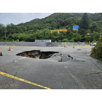 '발 밑 시한폭탄' 방치…싱크홀 전조 관리 구멍