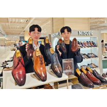 신세계 센텀시티, '코도반' 소재 프리미엄 남성화 출시