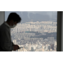 가계부채 급증에 ‘대출한도 줄인다’는 정부... 전문가들 “엇박자 정...