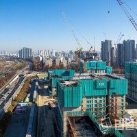 허리띠 졸라맨 건설사들,