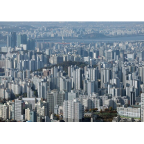 기준금리 연 3% 동결···부동산 시장 영향은