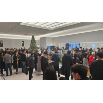 탄핵정국도 막지 못한 분양열기...청약 앞둔 아파트 견복주택 인파 북적