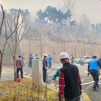 '코앞까지 온 산불' 입주민과 직원들이 아파트 지켰다