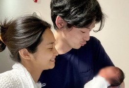 김원중♥곽지영, 출산 후 첫 가족사진 “모유수유도 나름 성공”