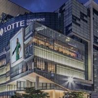 장사 안되는 백화점 팔거나 고치거나…몸집 줄이기 본격화?