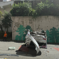 사상구 아파트 주차장서 승용차 추락… 1명 중상