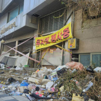 언제 무너질지 ‘불안불안’… 인천 용현동 폐건물 ‘처치불가’ [현장...