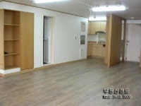 부동산랜드공인중개사사무소
