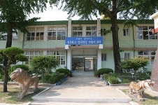 지품초등학교