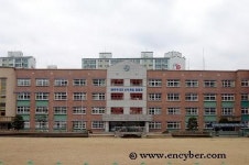 운암중학교