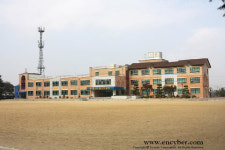 용진중학교