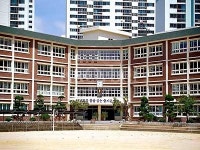웅남초등학교