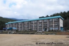 나전중학교
