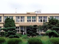 공산중학교