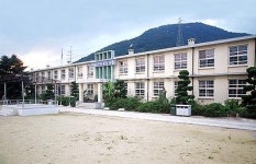 금산초등학교