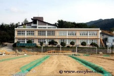 용운중학교