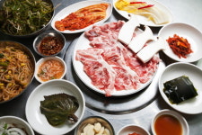 목살집