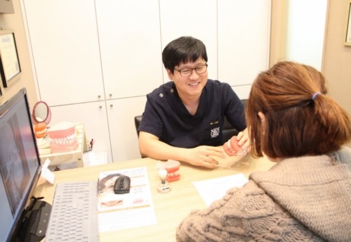 휴플러스치과의원 광고