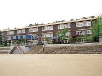 동명중학교
