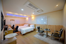 MJ MOTEL