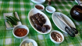 통일로토종순대국