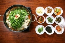 움터북한강민물매운탕