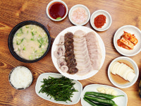 쌍둥이돼지국밥 본점