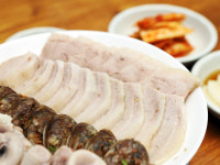쌍둥이돼지국밥 본점