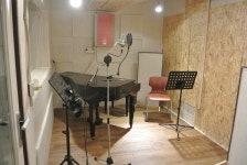 H music studio