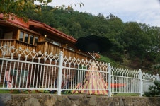 숲속의돌담